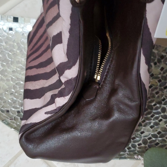 👛🛍 COACH Brown Zebra Handbag & Wristlet Wallet - Picture 15 of 17